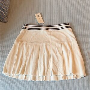 NWT - Tory Burch White knit Pleated Skirt - Medium